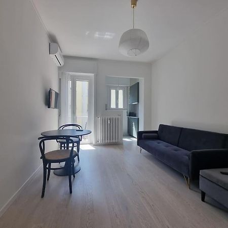 Milan New Apartment In Lively Central Area Buitenkant foto
