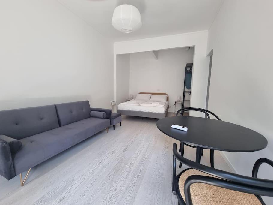 Milan New Apartment In Lively Central Area Buitenkant foto