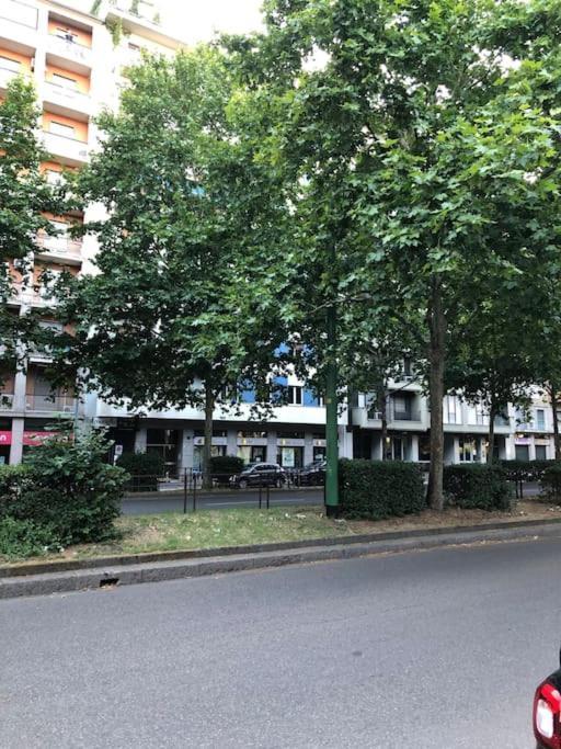 Milan New Apartment In Lively Central Area Buitenkant foto